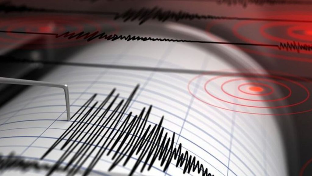 Gempa M 7,6 Guncang Slutu-Malut, Siaga Potensi Tsunami Gempa M 7,6 Guncang Slutu-Malut, Siaga Potensi Tsunami