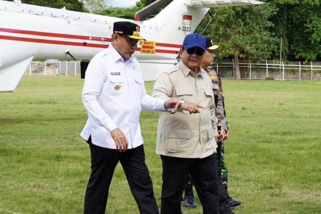 Prabowo Terima Penghargaan Adhi Bhakti Tani Nelayan Maha Utama pada PENAS XVII di Gorontalo