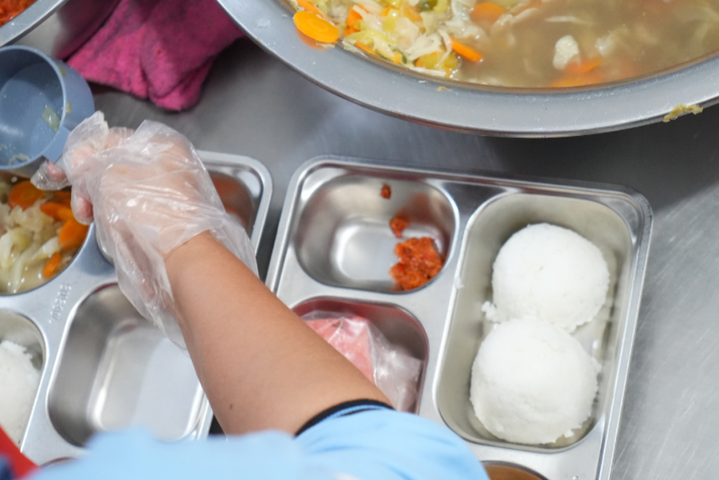 Komisi IX DPR Usul Program Makan Bergizi Gratis Difokuskan untuk Balita hingga Siswa SMP