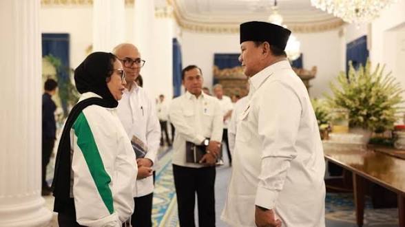 Prabowo Minta Nanik Deyang Tetap Awasi BGN, Pemerintah Kaji Dasar Hukumnya