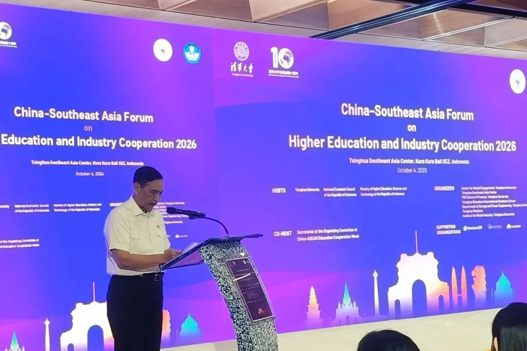 Luhut Ajak Universitas Tsinghua Perkuat Riset AI di KEK Kura Kura Bali