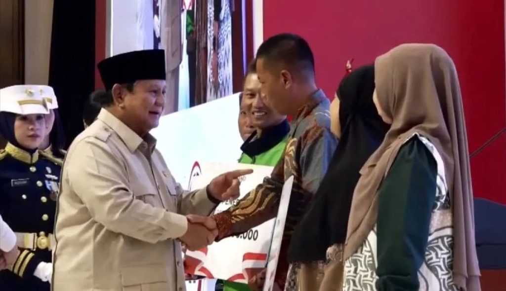 Prabowo Serahkan Kredit Produktif Rp53,15 Triliun kepada 2,1 Juta Debitur