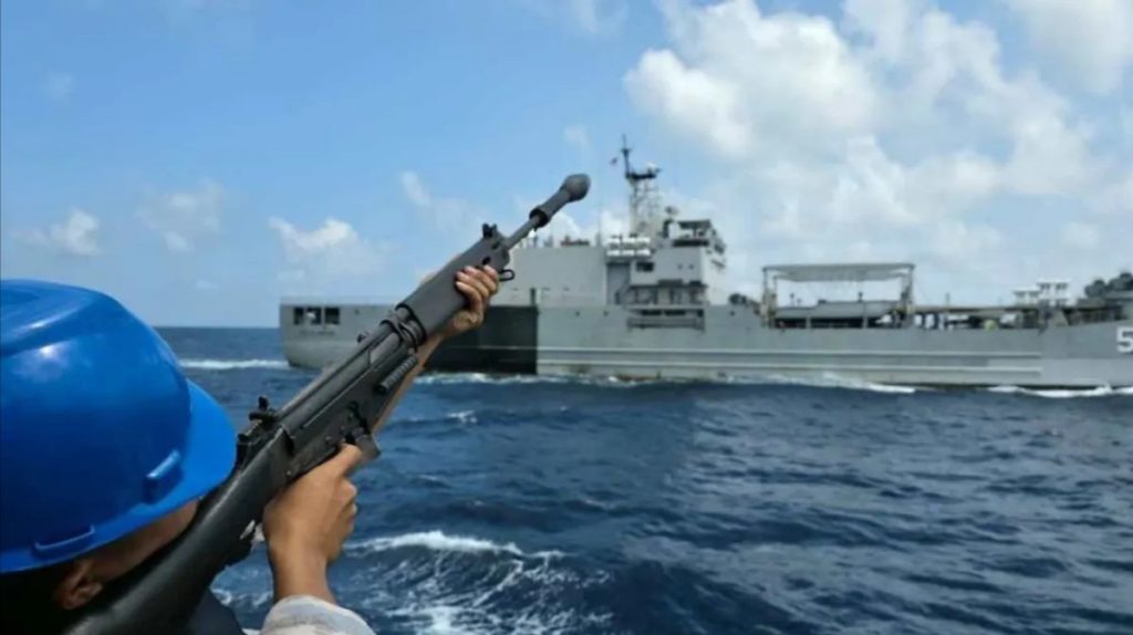 TNI AL Perkuat Kesiapsiagaan Operasi Laut melalui Latihan Taktis di Selat Makassar